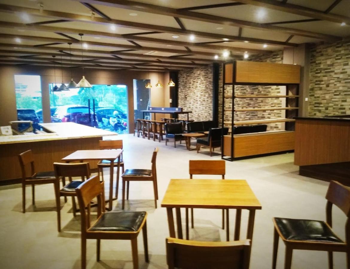 滨海机场酒店 三宝垄 外观 照片